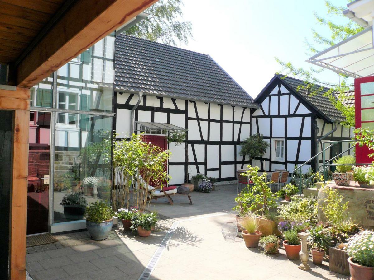Ferienhaus Im Fachwerkhof 'Haus In Bewegung' Seelscheid Exterior photo
